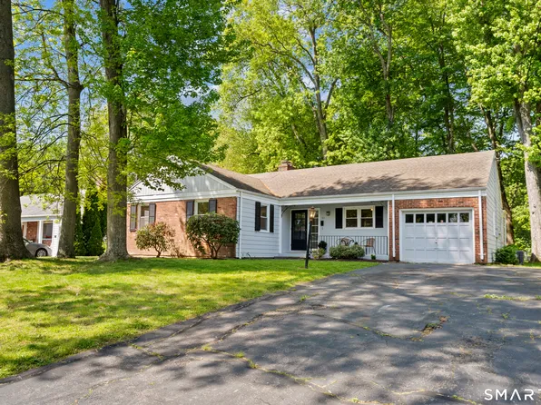 25 Miamis Road, West Hartford, CT 06117