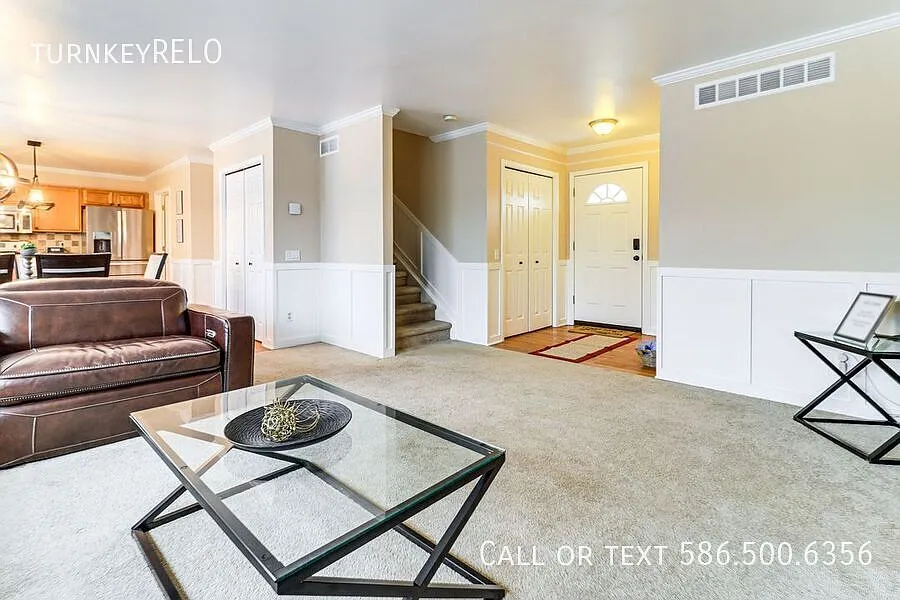 Furnished/Turn Key - 4bed home near EMU - Pool Access — Photo 4