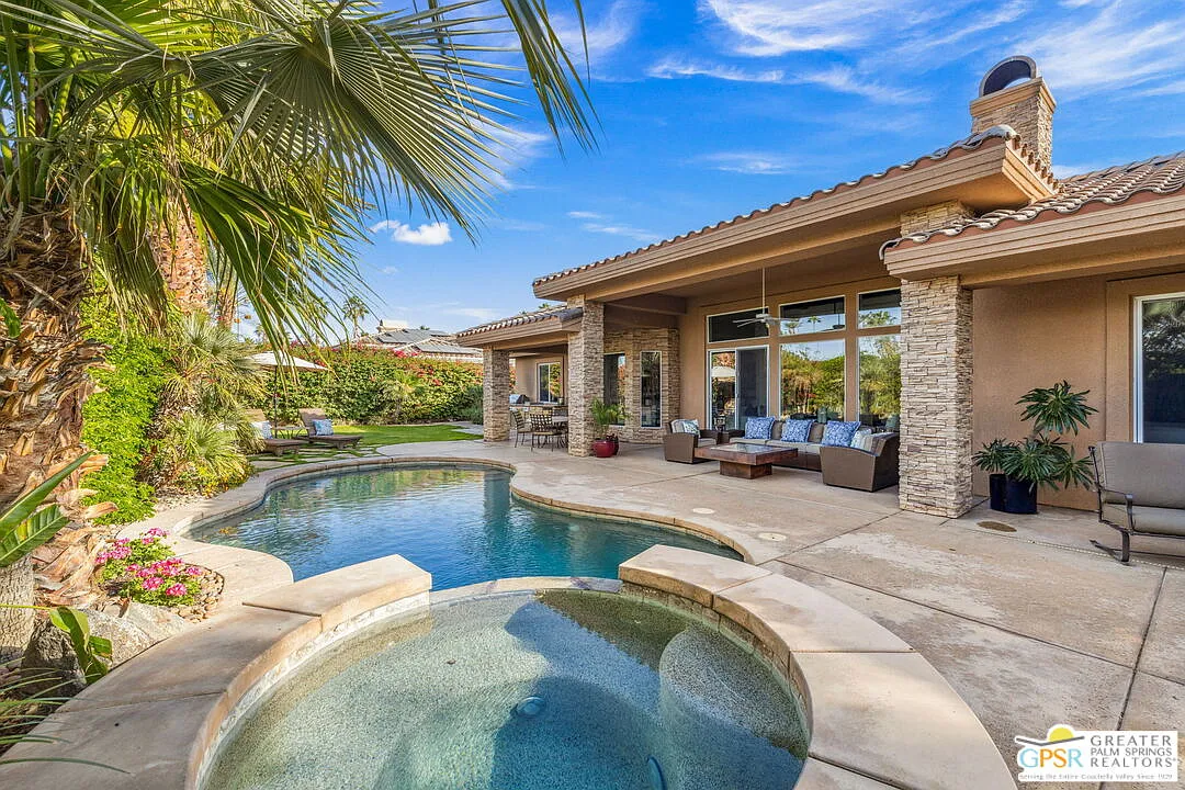 5 bed, 5.5 bath, 4293 sqft, $8,000 — Photo 1