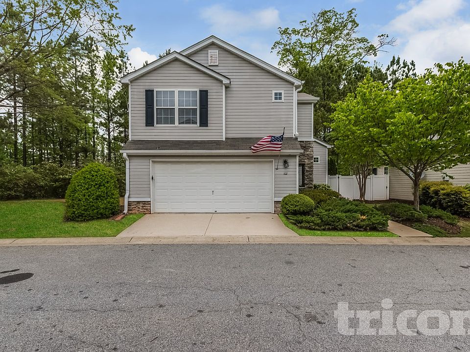 1st image of 102 W Oaks Pl