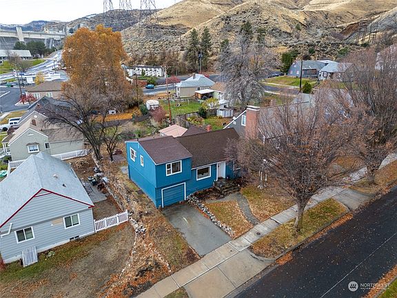 3rd image of 103 Douglas Avenue