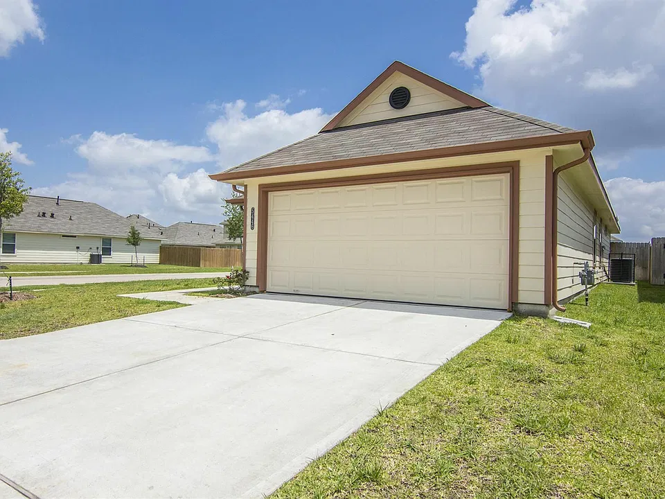 5446 Amelia Plantation Dr