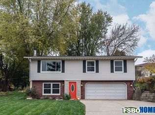 126 Grandview Dr NE, Solon, IA 52333