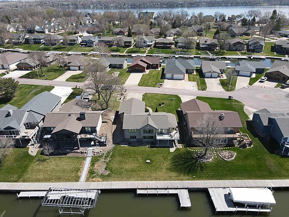 4th image of 15633 Harbor Dr