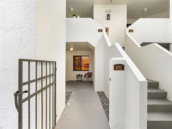 4th image of 592 Beachwalk CIR #N102