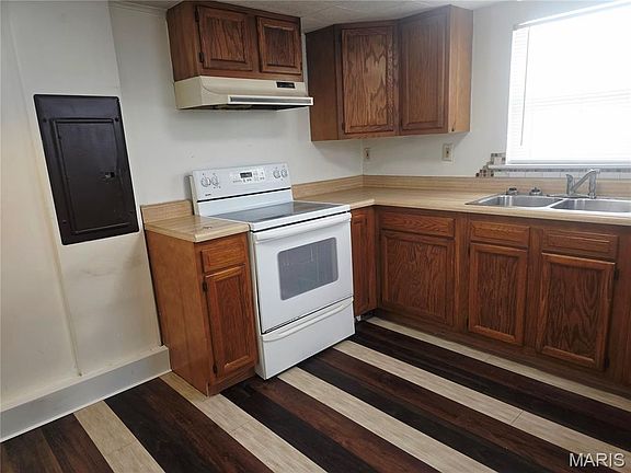 3rd image of 30 W Patterson St