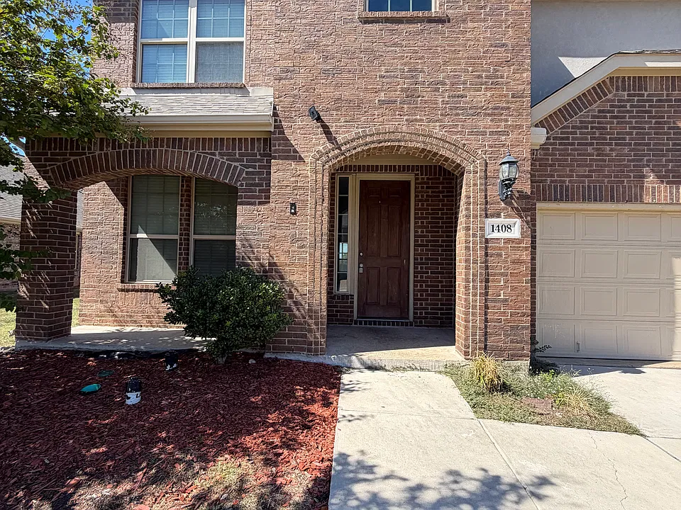 1408 Heather Ln