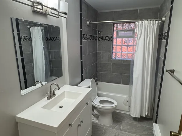 936-938 N Highland Ave SE, Girard, OH 44420