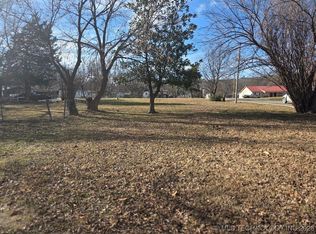 403 Grand Ave, Eufaula, OK 74432