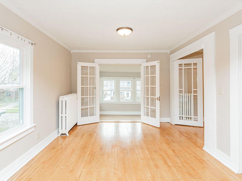 1st image of 1673 Van Buren Ave Unit 2