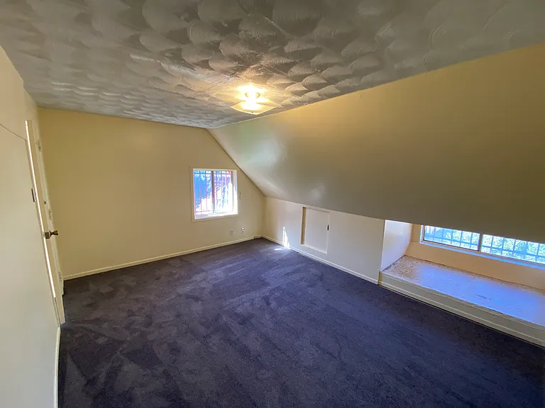 1628 1/2 Morton Ave — Photo 59
