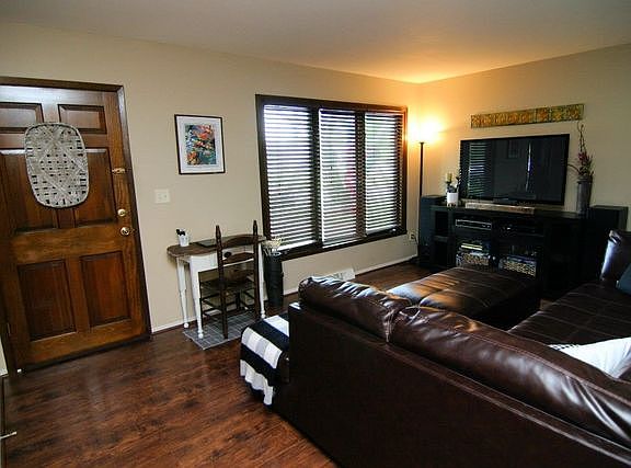 5th image of 526 Hawthorne Ave
