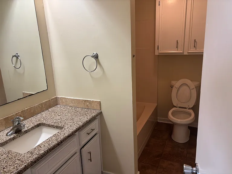 102 Suzanne Cv #A — Photo 6