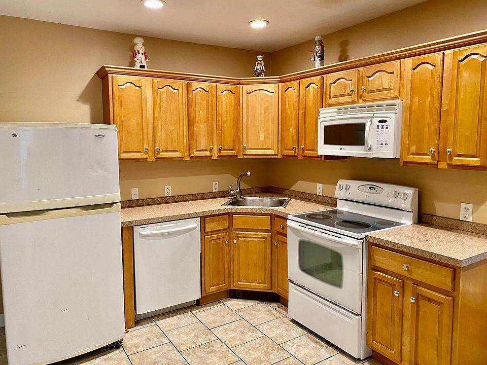 1st image of 12 Ashley St #3