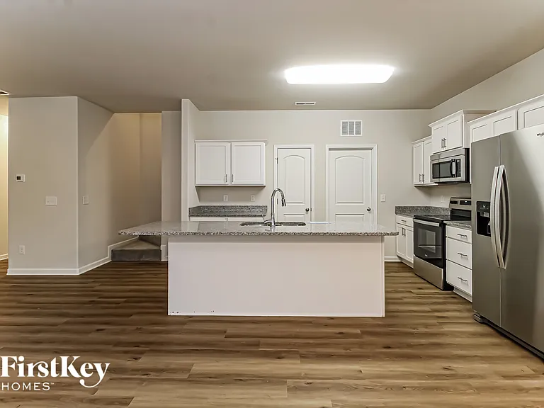 1136 Scarlett Dr — Photo 4