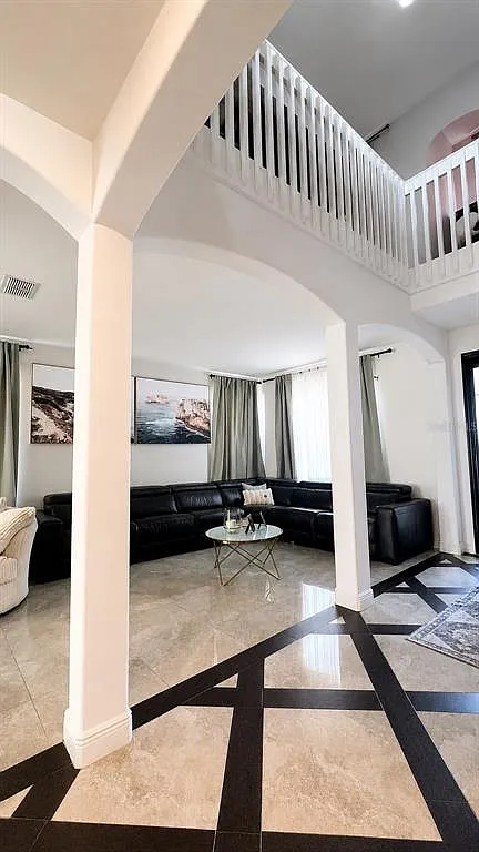 4 bed, 2.5 bath, 2944 sqft, $2,875 — Photo 4