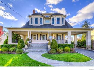 99 Neptune Ave, New Rochelle, NY 10805