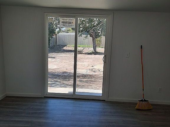 3rd image of 1036 Western Ave