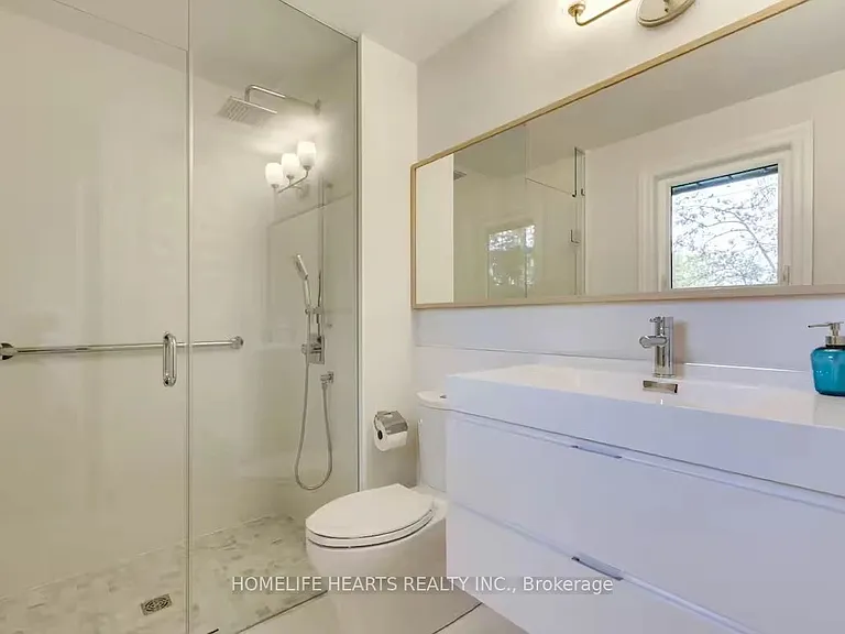 730 Drury Ln — Photo 26
