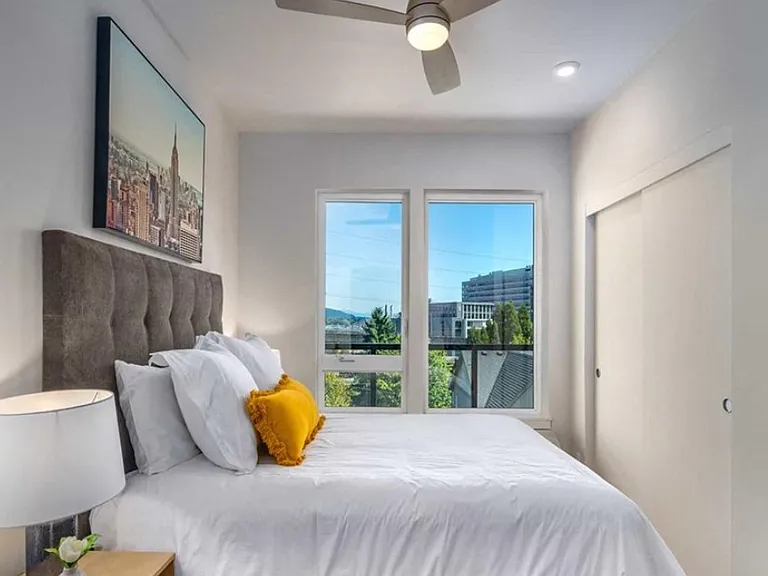 Acqua Apartments - Student Affordable — Photo 20