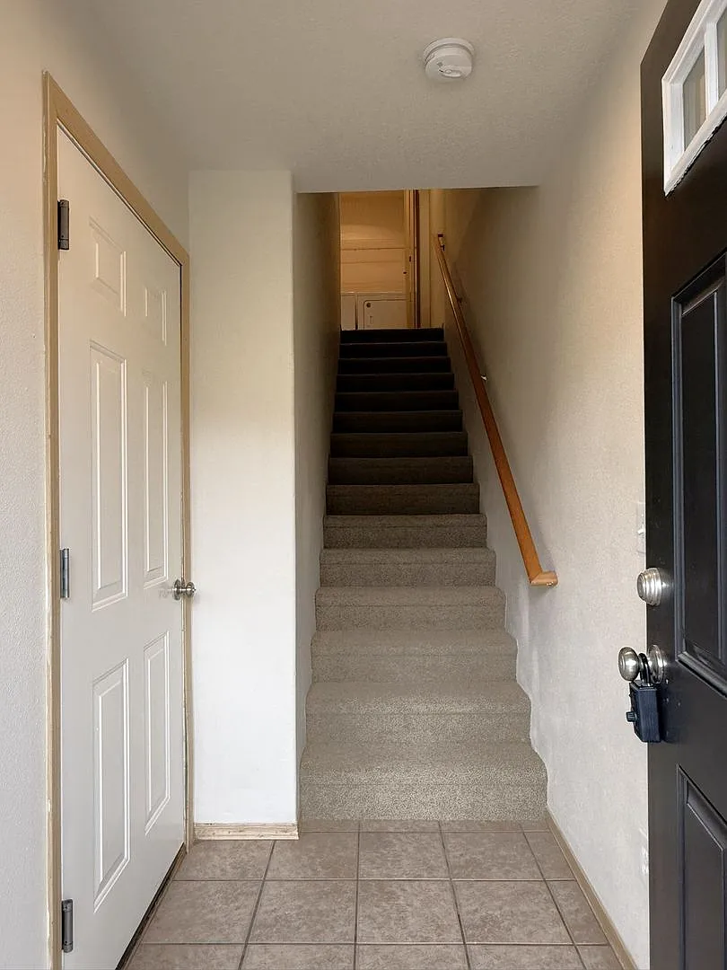 3 Story ~ 3 Bed/3 Bath Townhome in Parkview Village! — Photo 3