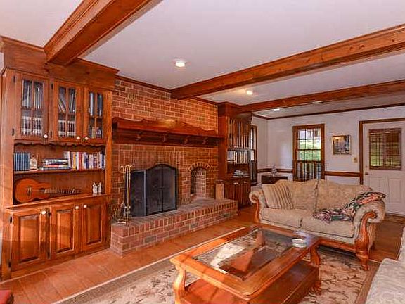 5th image of 500 Hollygate Ln