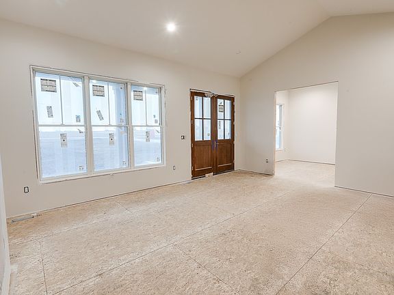 5th image of 1886 Freesia Ln