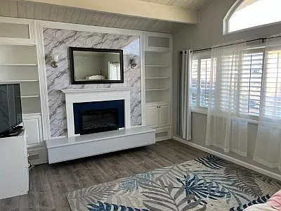 Studio, 320 sqft, $2,275 — Photo 2