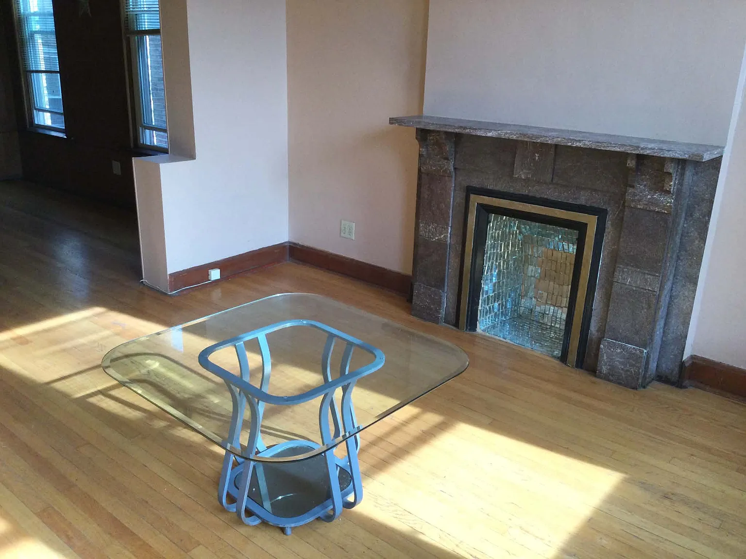 2 bed, 1000 sqft, $1,600 — Photo 2