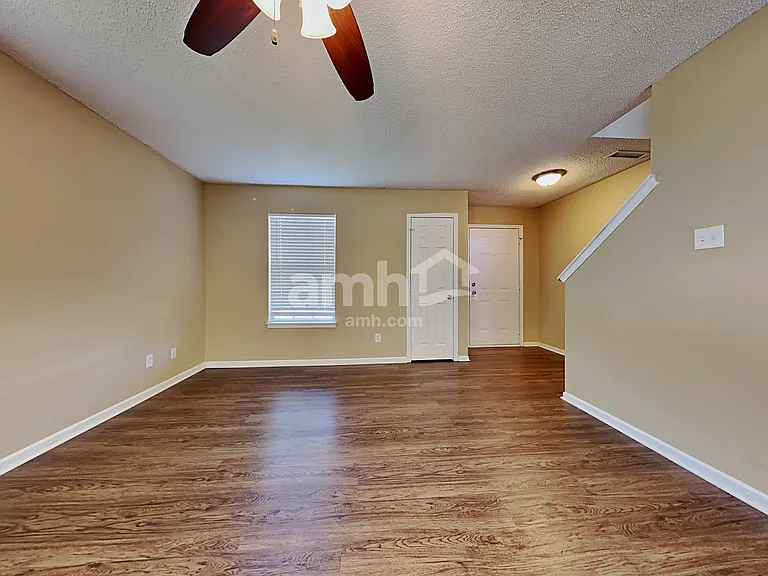 10981 Clear Spring Dr — Photo 5