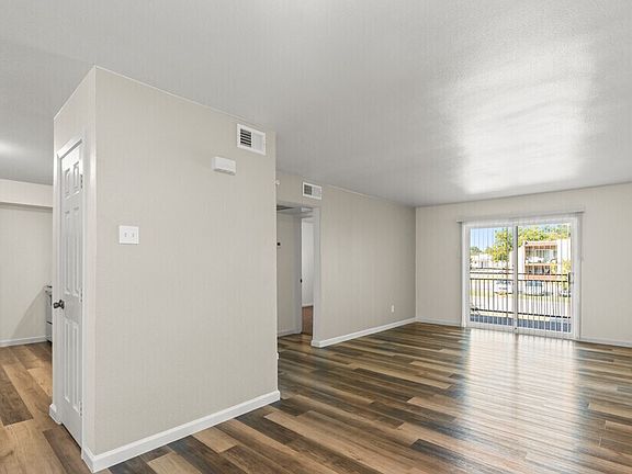 3rd image of 400 N Merrill Ave #406-210