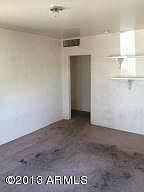 3rd image of 2522 W Belmont Ave