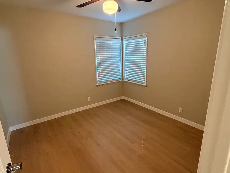 13247 Columbia Way #A — Photo 7