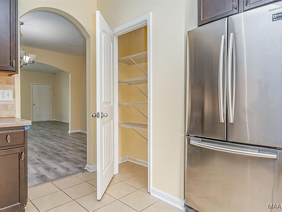 5th image of 1449 Prairie Oak Dr