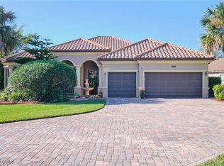 3925 Sapphire Way, Naples, FL 34114