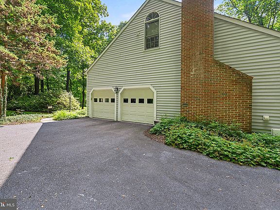 4th image of 3862 Colwyn Dr