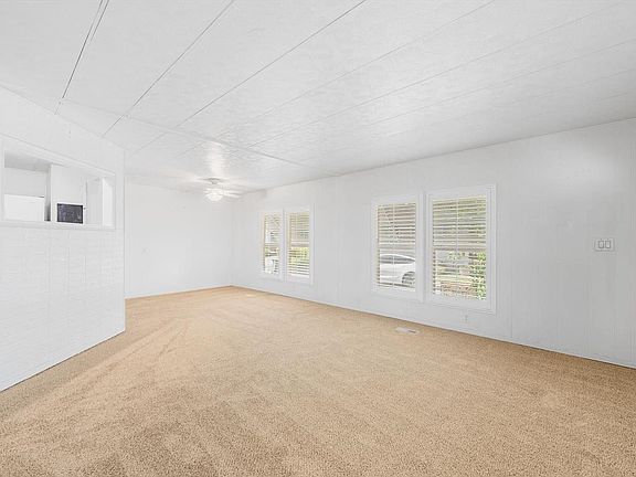 5th image of 127 Lemon Tree Circle