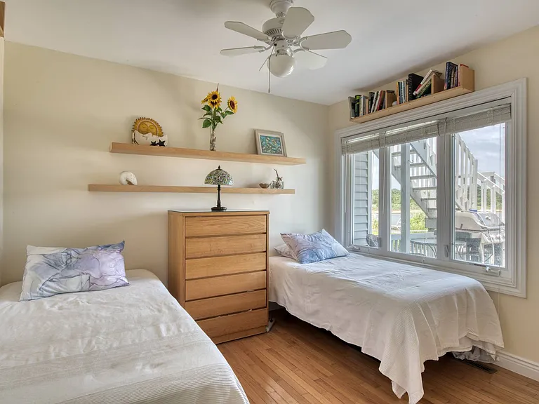 2 Bayside Ave — Photo 10