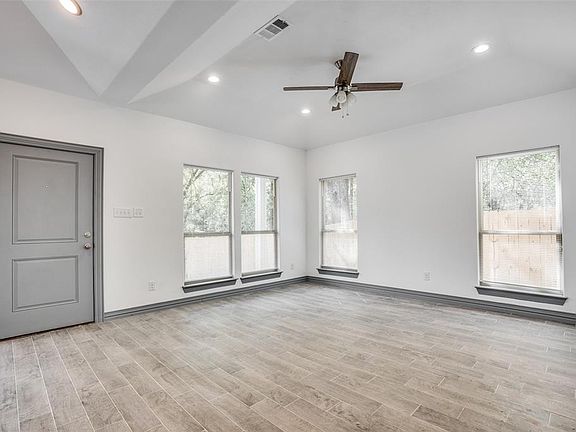2nd image of 2189 Echo Lake Dr