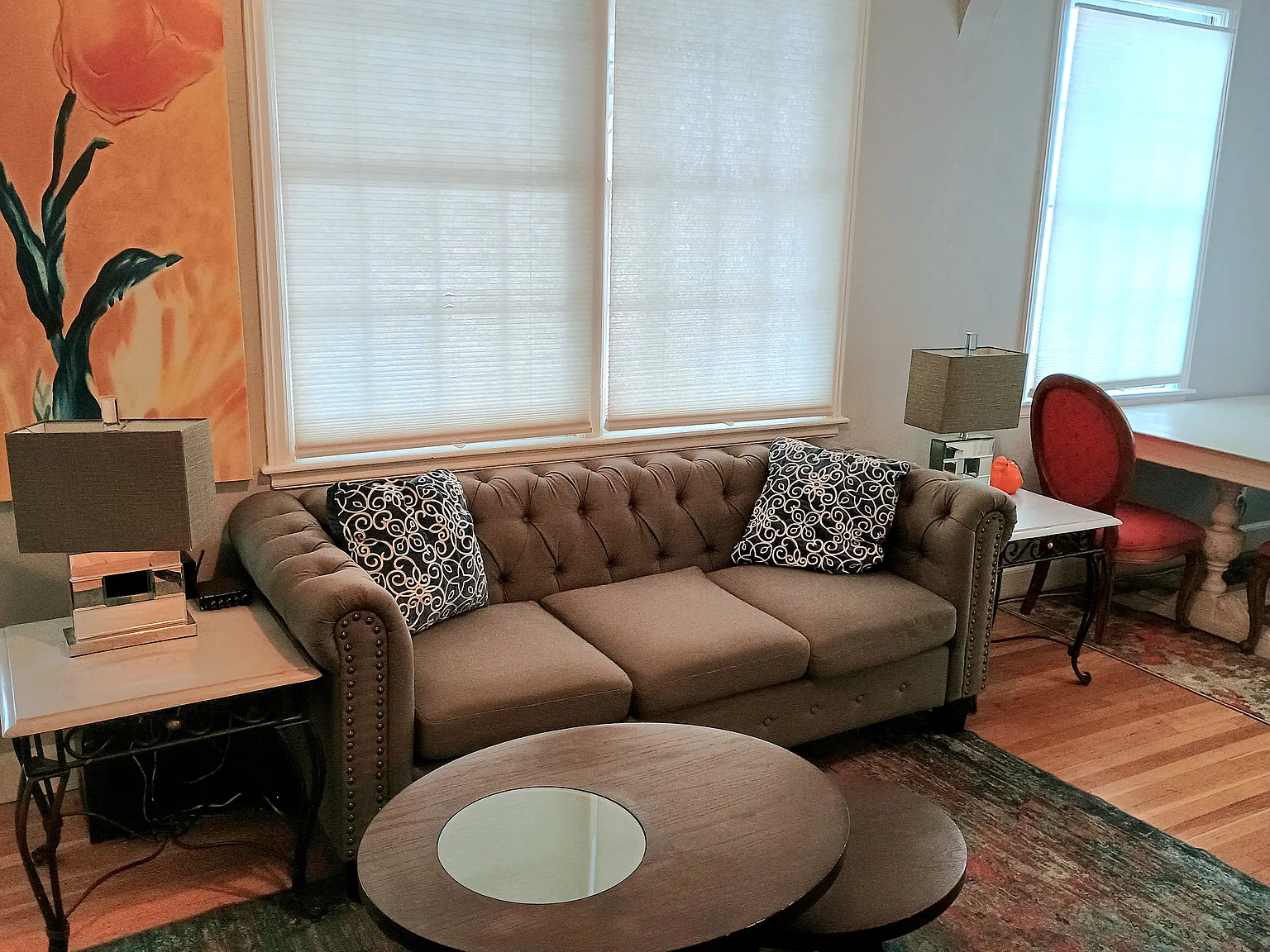 2 bed, 1000 sqft, $1,900 — Photo 2