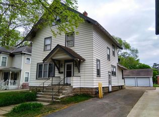 302 1st St SE, Austin, MN 55912