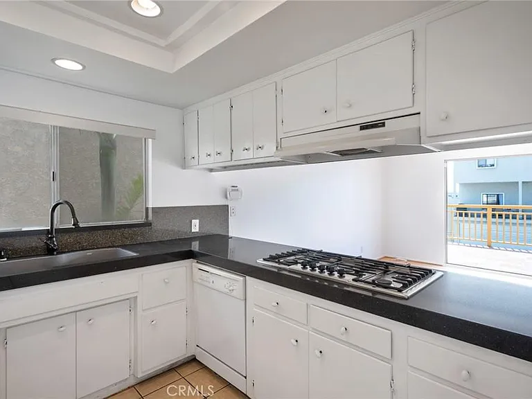 738 Manhattan Ave #A — Photo 11