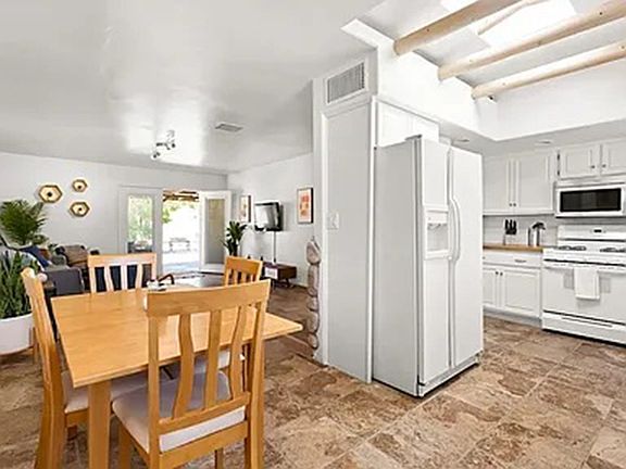 5th image of 7076 La Habra Ave