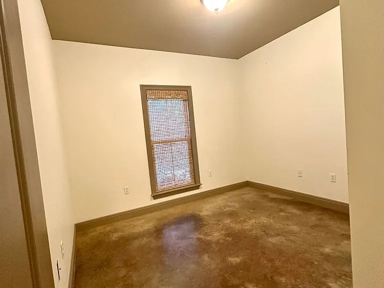 10243 Hillmont Ave — Photo 10