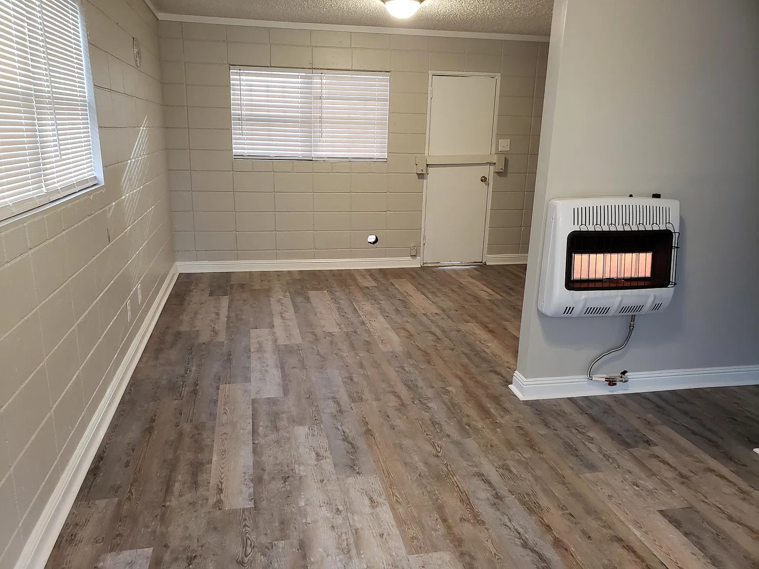 1113 S Hickory St — Photo 2