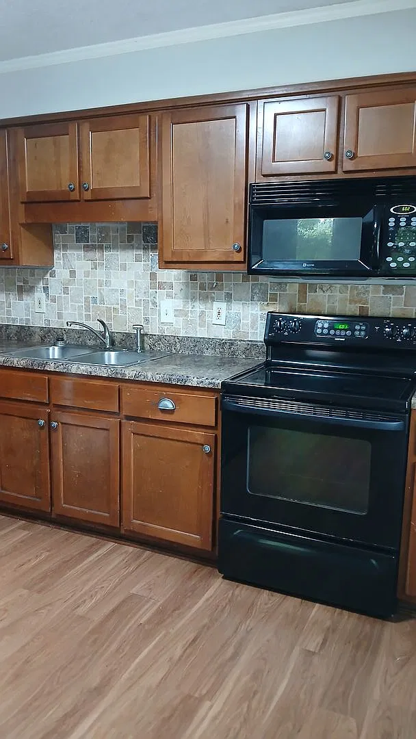 1 BD/ 1 BA — Photo 3