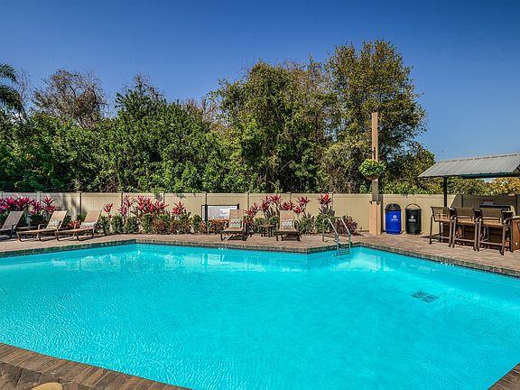 Pool and Sun Deck