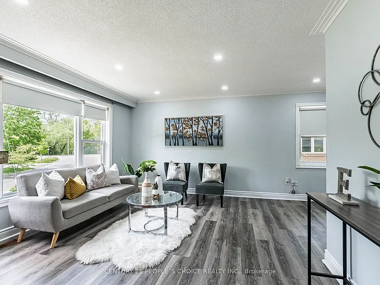 39 Meadowland Dr — Photo 5