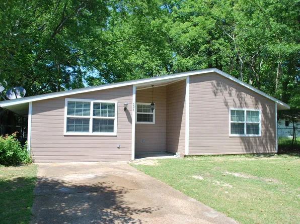 607 16th Ave N, Columbus, MS 39701