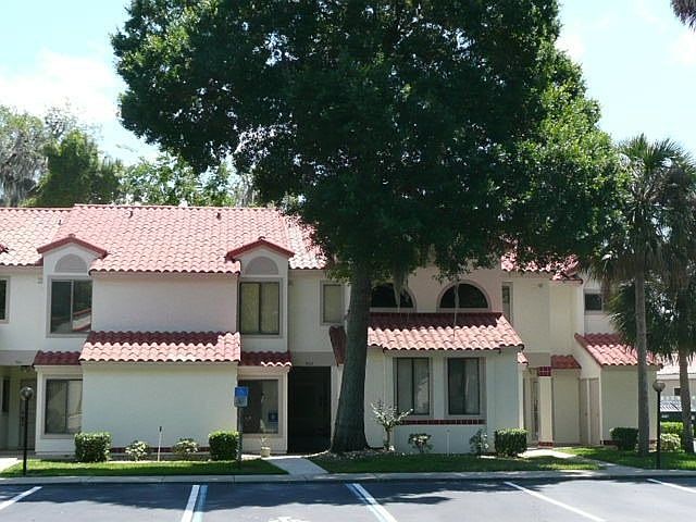 1st image of 963 Country Club Dr